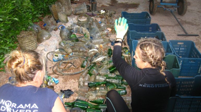 Red Sea Cleaning Day